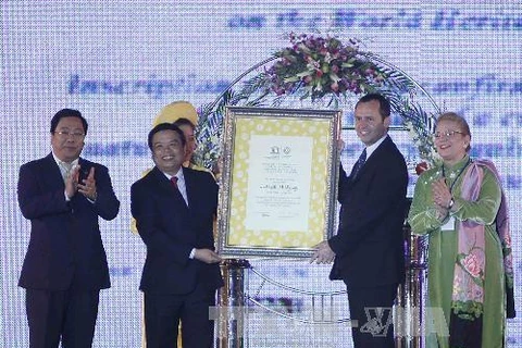 越南胡朝城世界文化遗产证书颁发仪式在清化省举行